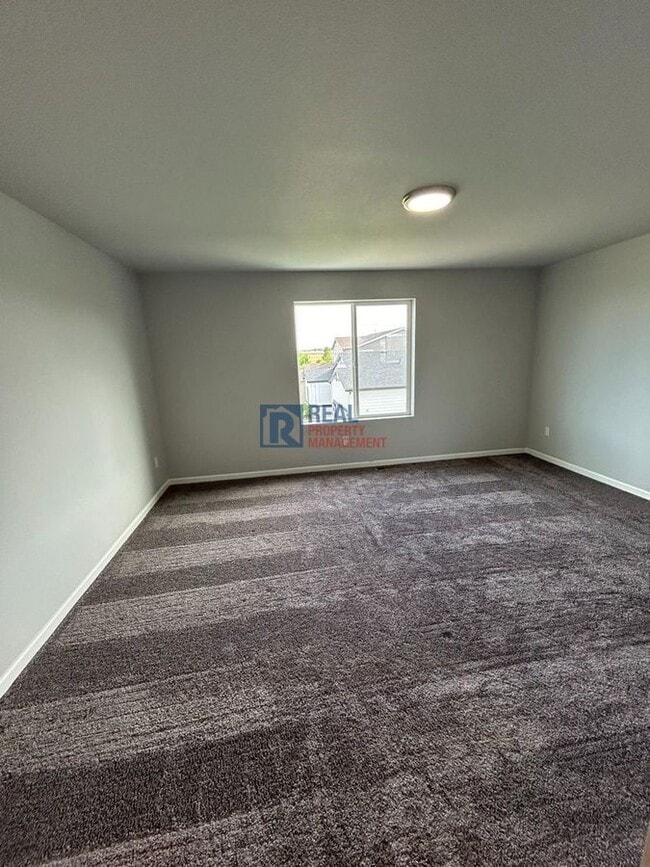 Building Photo - 2909 Quartz Pl