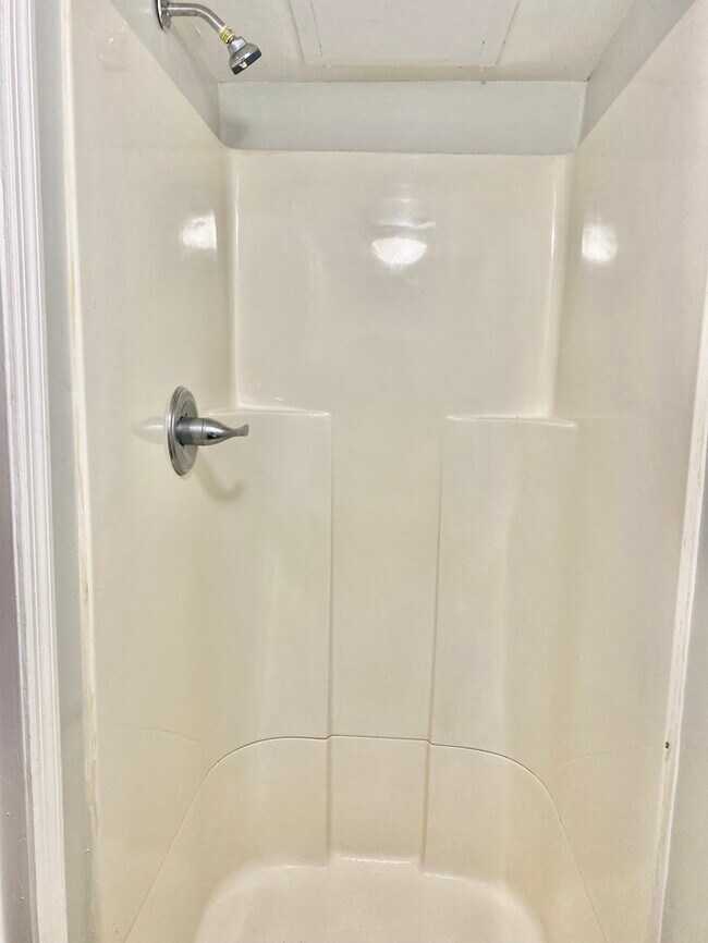 Building Photo - 1Bed/1Bath Apt Ringgold, GA! Brand New Gra...