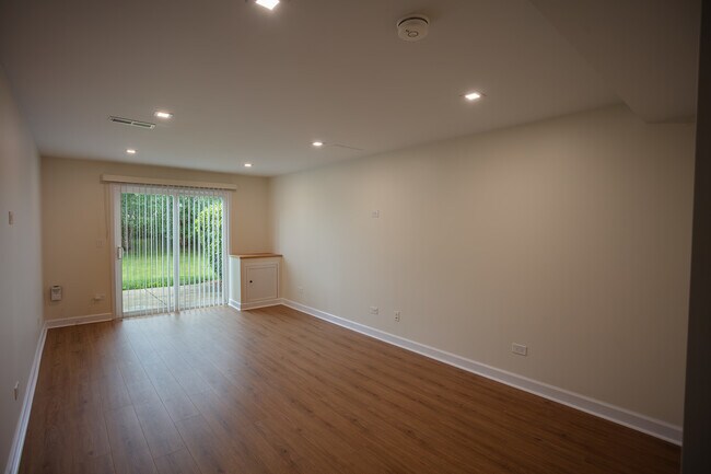 Building Photo - 23045 Ironwood Dr