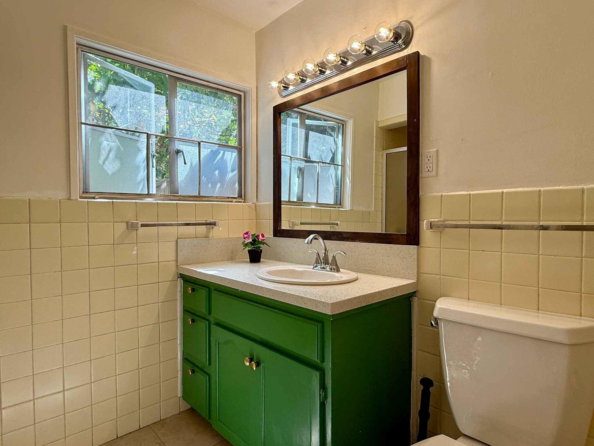 Building Photo - 5183 Village Grn