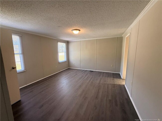 Building Photo - 150 Travis Dr