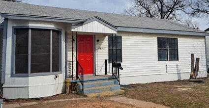 Building Photo - 423 Ellana Claire Ct