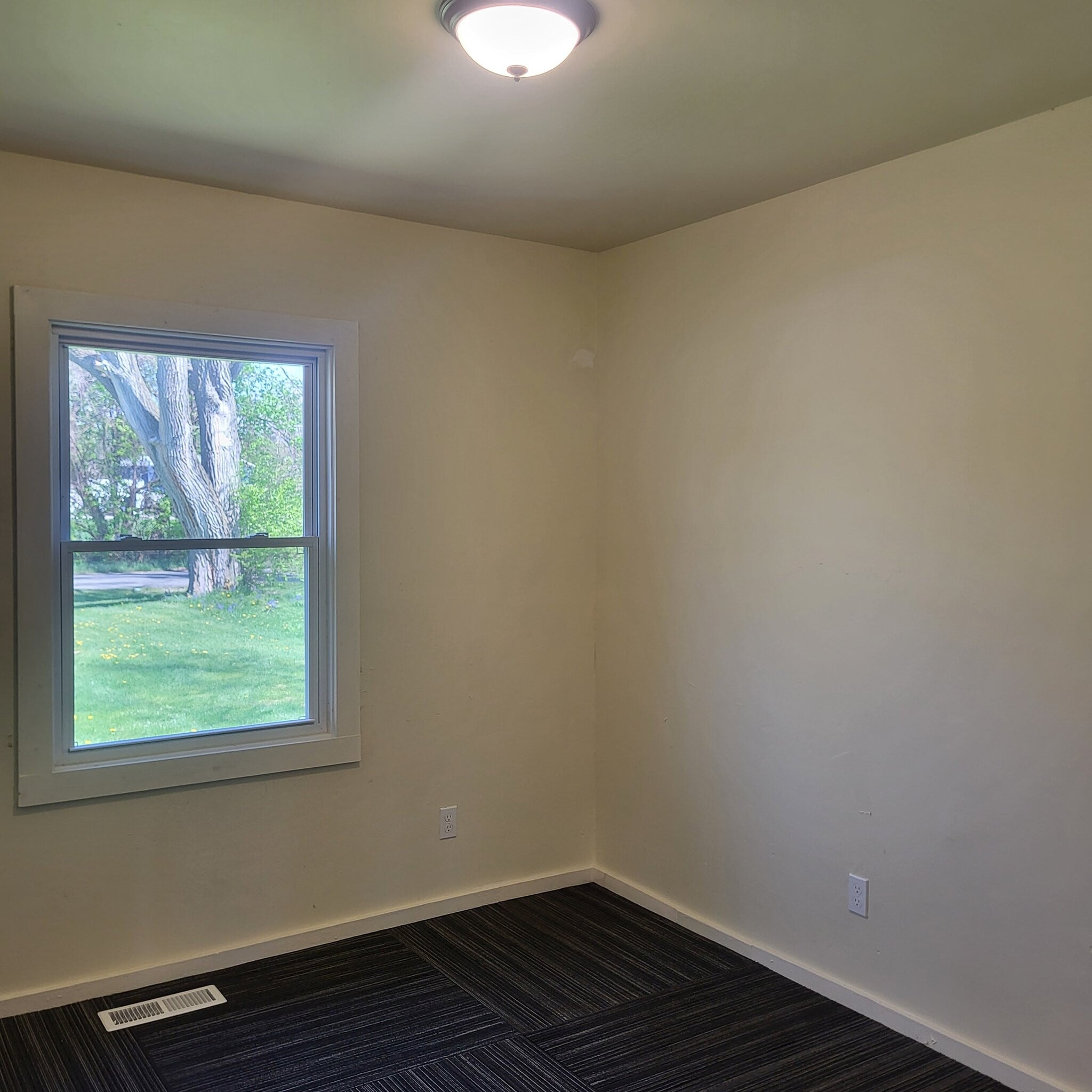 Building Photo - 968 Chicago Ave