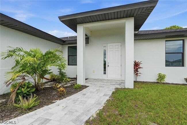 Building Photo - 2210 NW 9th Ave