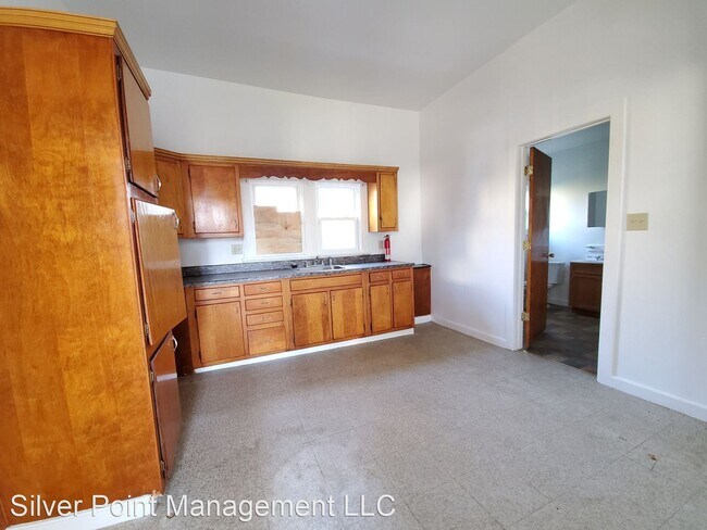 Building Photo - 3 br, 1 bath House - 83 South Ave