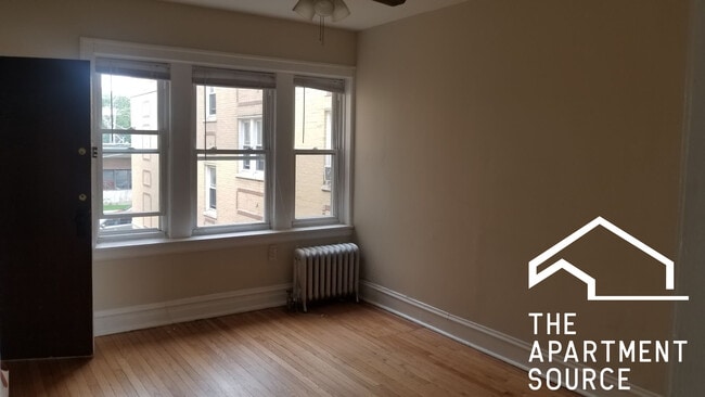 Building Photo - 4409 N Kenneth Ave