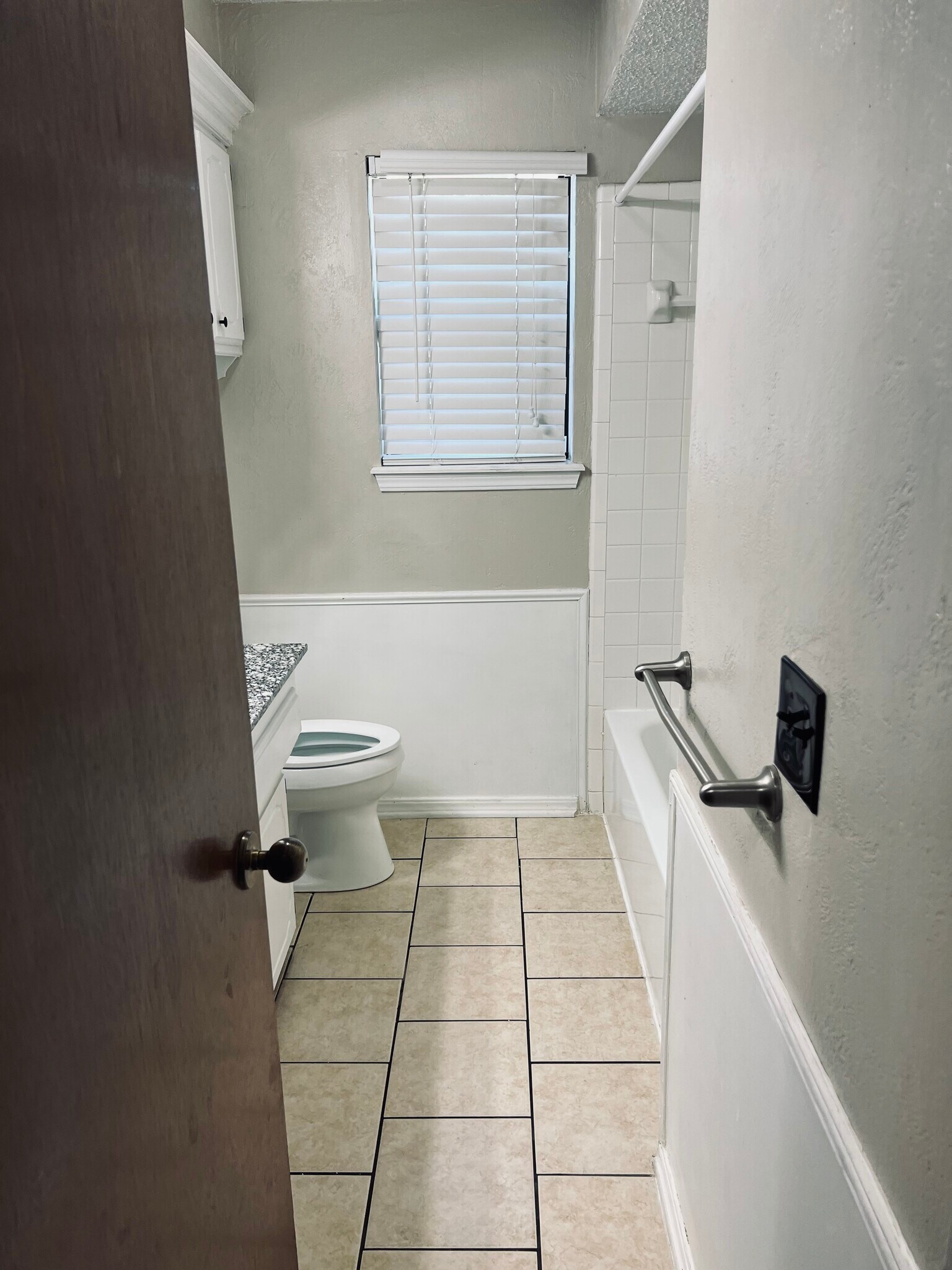 Bathroom 1 view 1 - 12401 SW 4th St