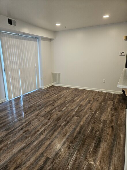 Building Photo - 2040 Alice Ave