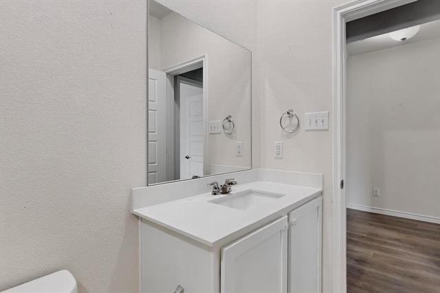 Building Photo - 222 Red Oak Dr