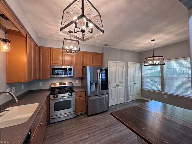 Building Photo - 114 Ellis Dr
