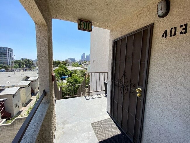 Building Photo - 1218 Sunset Blvd