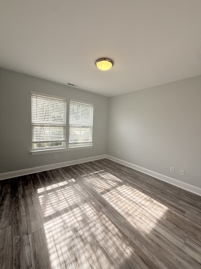 Building Photo - 34 Wintergreen Dr