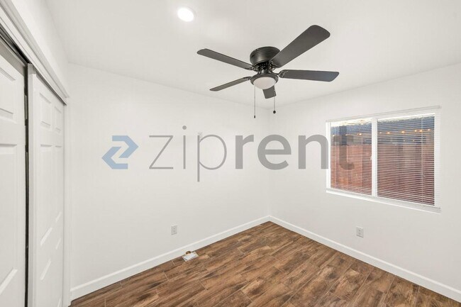 Building Photo - 1421 Astoria Pl