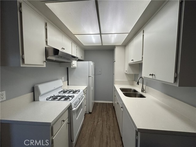 Building Photo - 16918 Cedarwood Ct