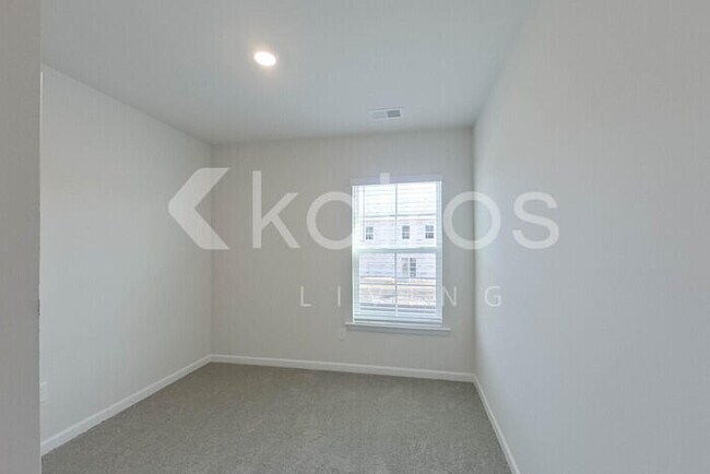 Building Photo - 2097 Banyan Cir