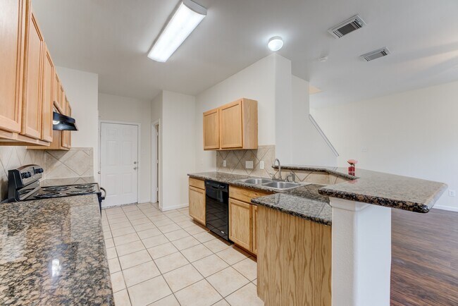 Building Photo - 6118 Yorkglen Manor Ln