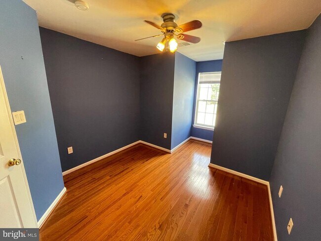 Building Photo - 11222 Bel Aire Ct