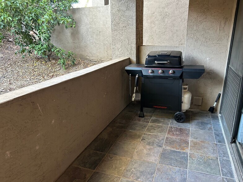 Building Photo - 1120 Grape St