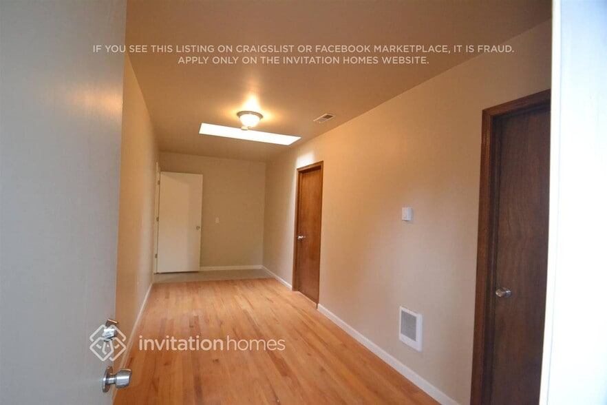 Building Photo - 2107 SW 316th St