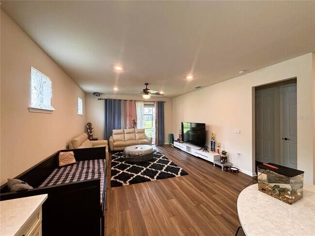 Building Photo - 12444 Golden Sage Dr