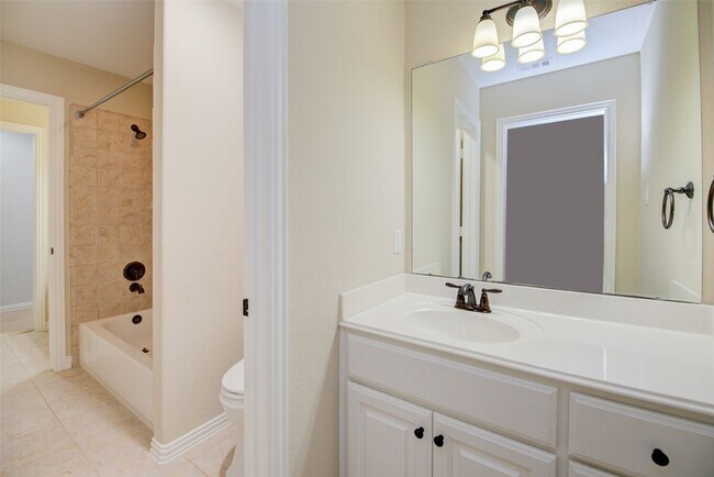 Building Photo - 158 N Almondell Way