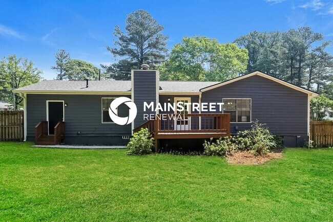 Building Photo - 3 Bedroom Pet-Friendly Home in RIVERDALE, ...
