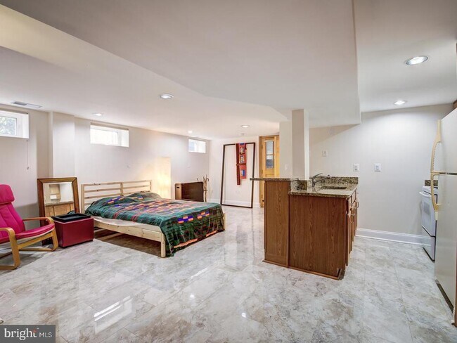 Building Photo - 3629 Ordway St NW