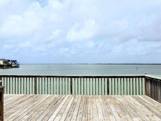 Building Photo - 1122 Makatea St