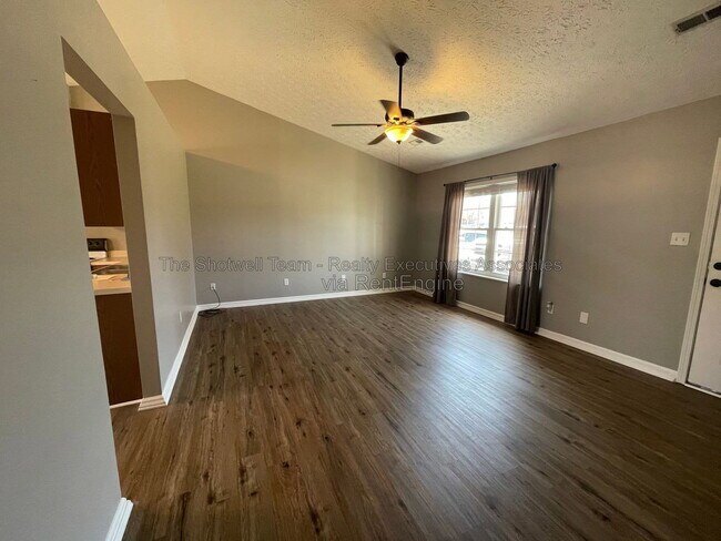 Building Photo - 2139 Ember Brook Ln