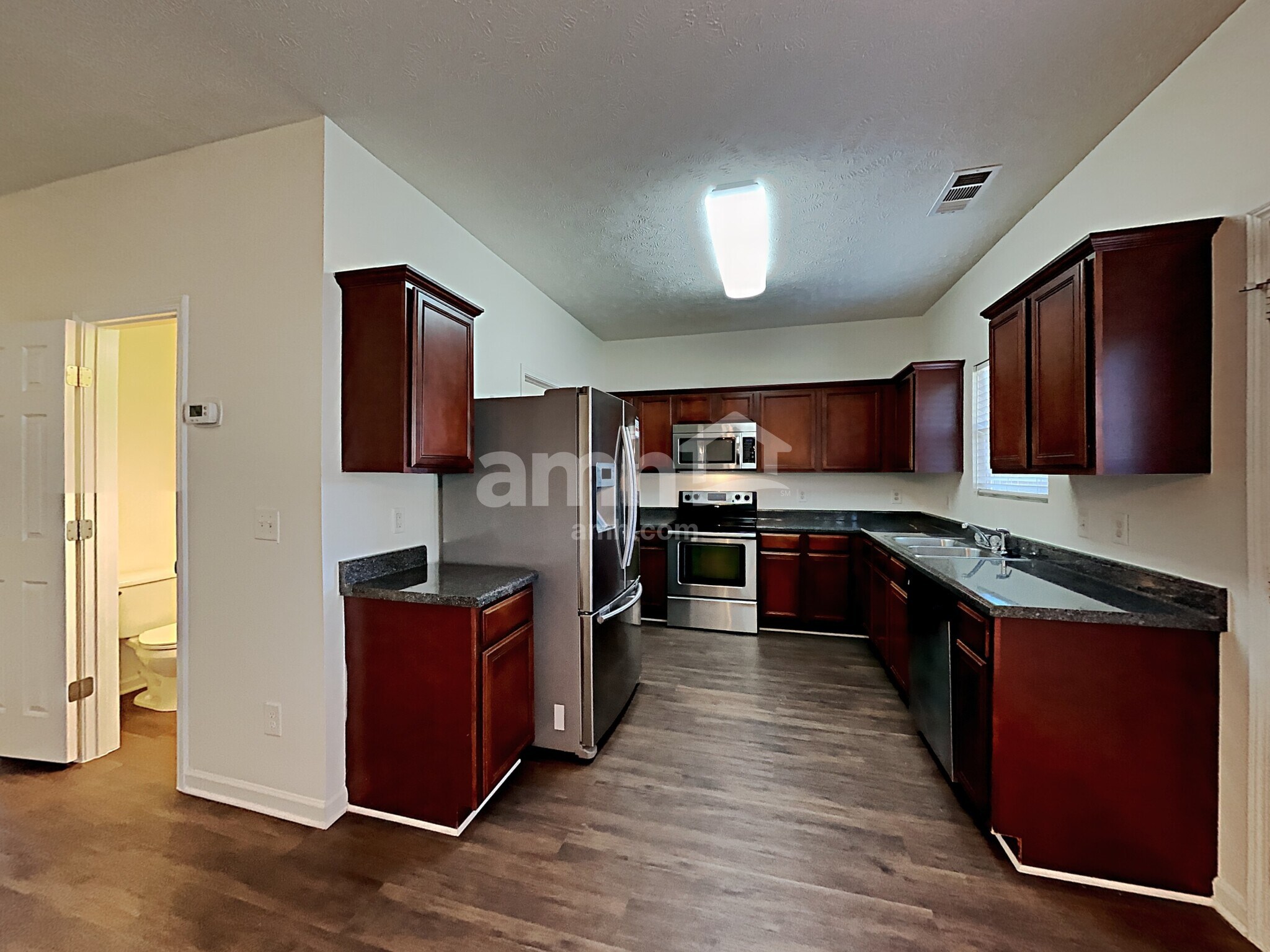 Building Photo - 600 Pemberton Dr