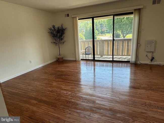 Building Photo - 1502 The Woods