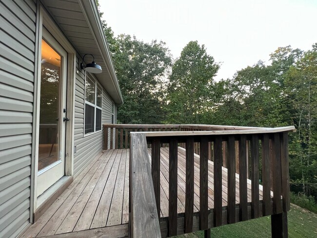 Building Photo - 22 Lyndhurst Dr