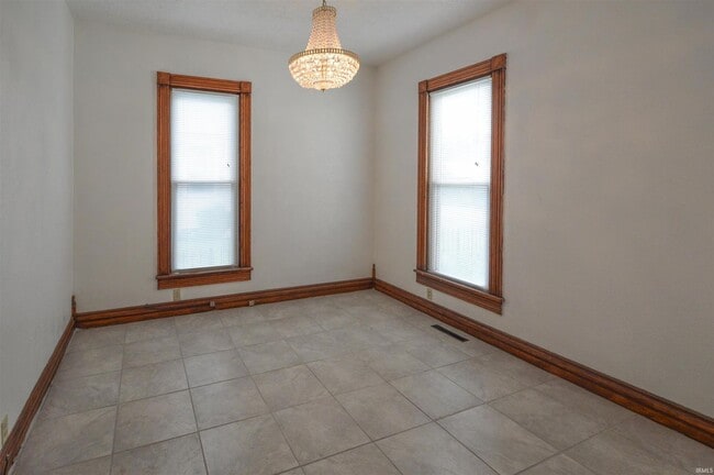 Building Photo - 4 Bedroom Lafayette Home!