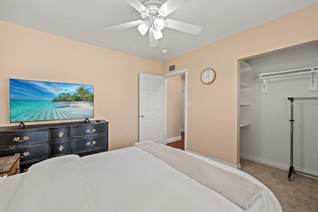 Building Photo - Chic Family house in West Covina