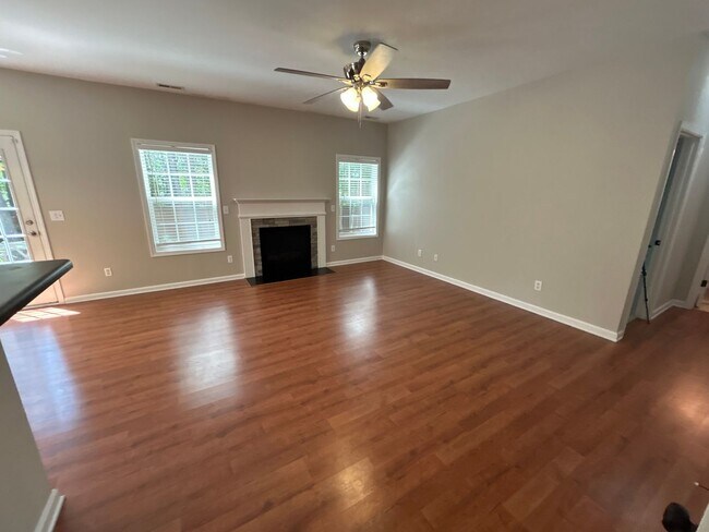 Building Photo - 4 Bedroom | 3 Bathroom Apex Home with Fenc...