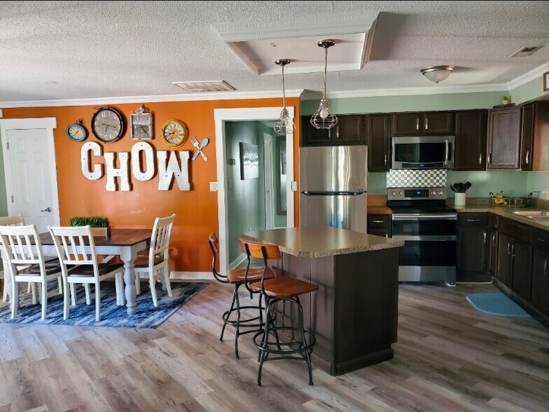 Building Photo - 118 Tasha St