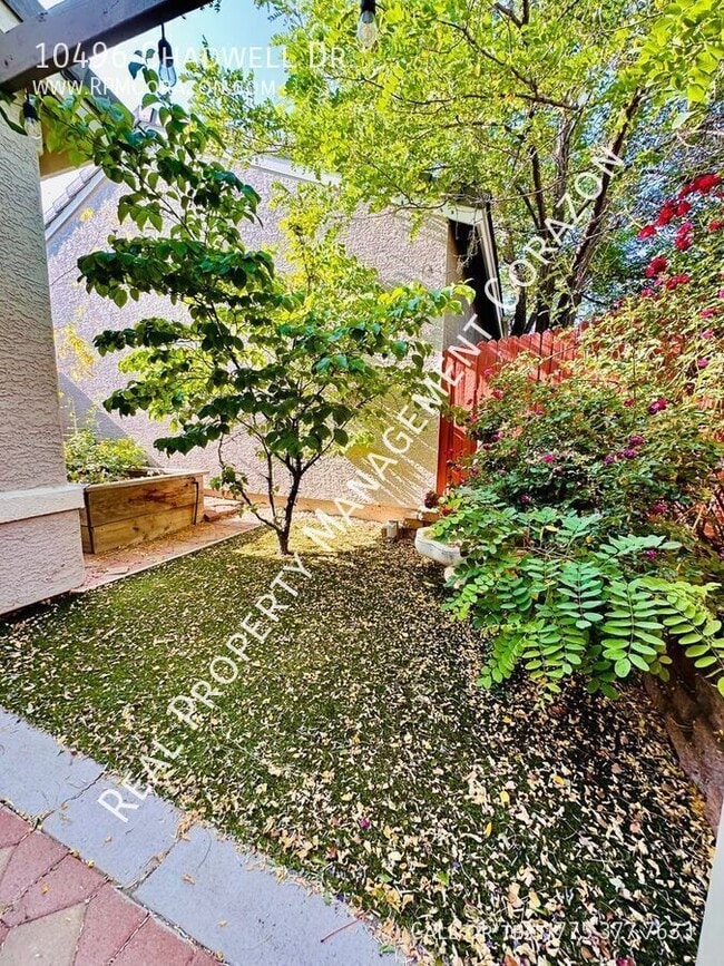 Building Photo - 10496 Chadwell Dr