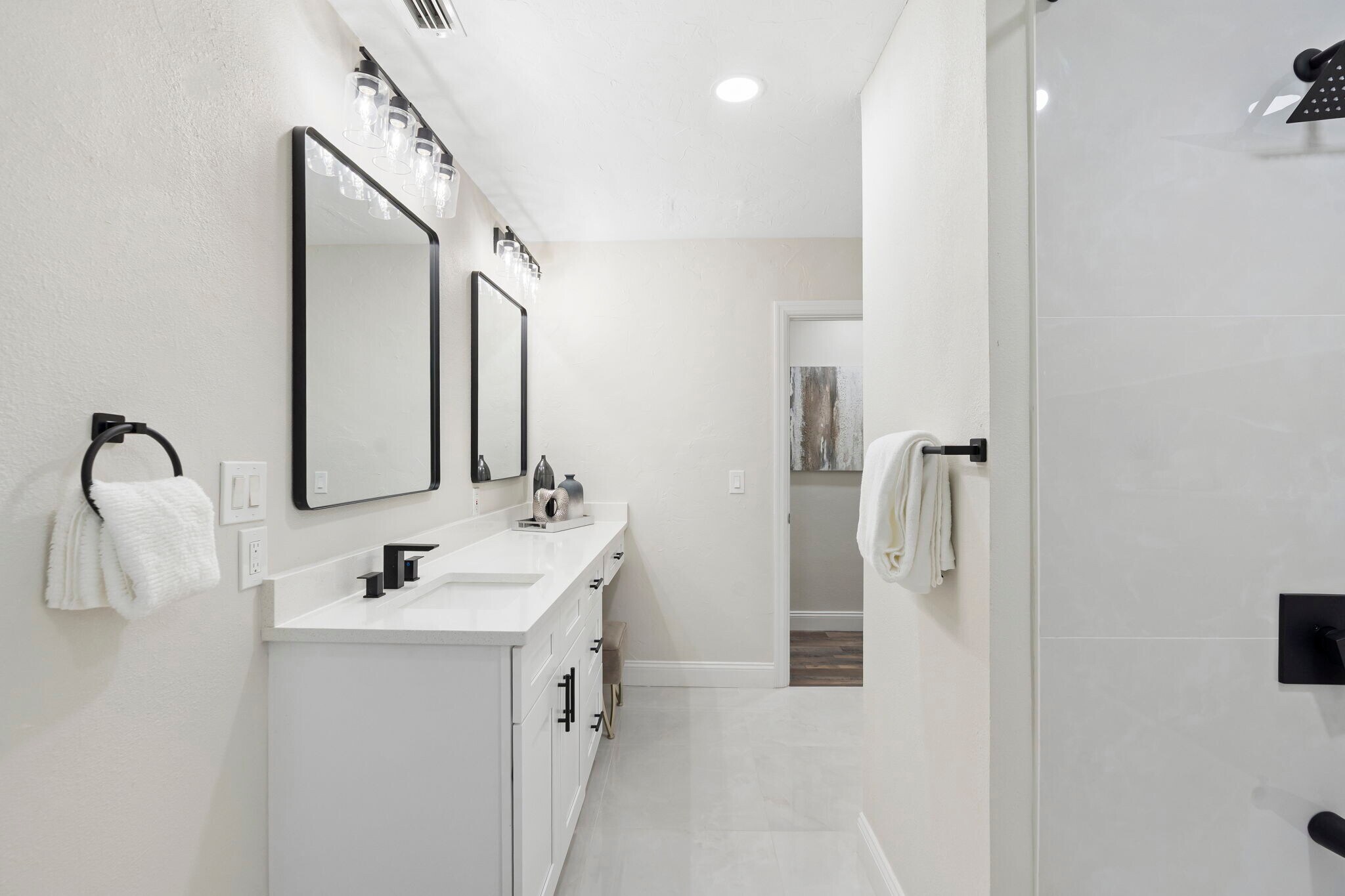 Building Photo - 505 Lake Shore Dr