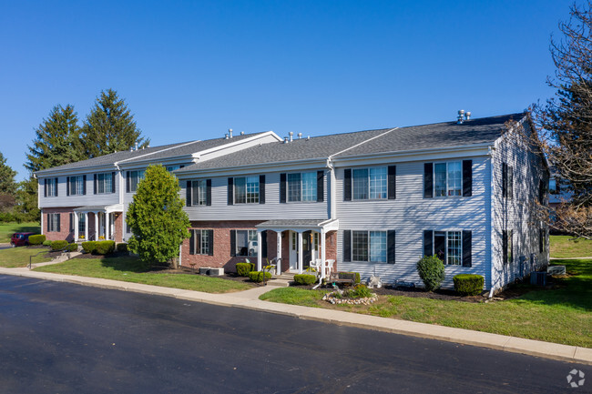 Building Photo - Carriage House Apartments & Townhomes