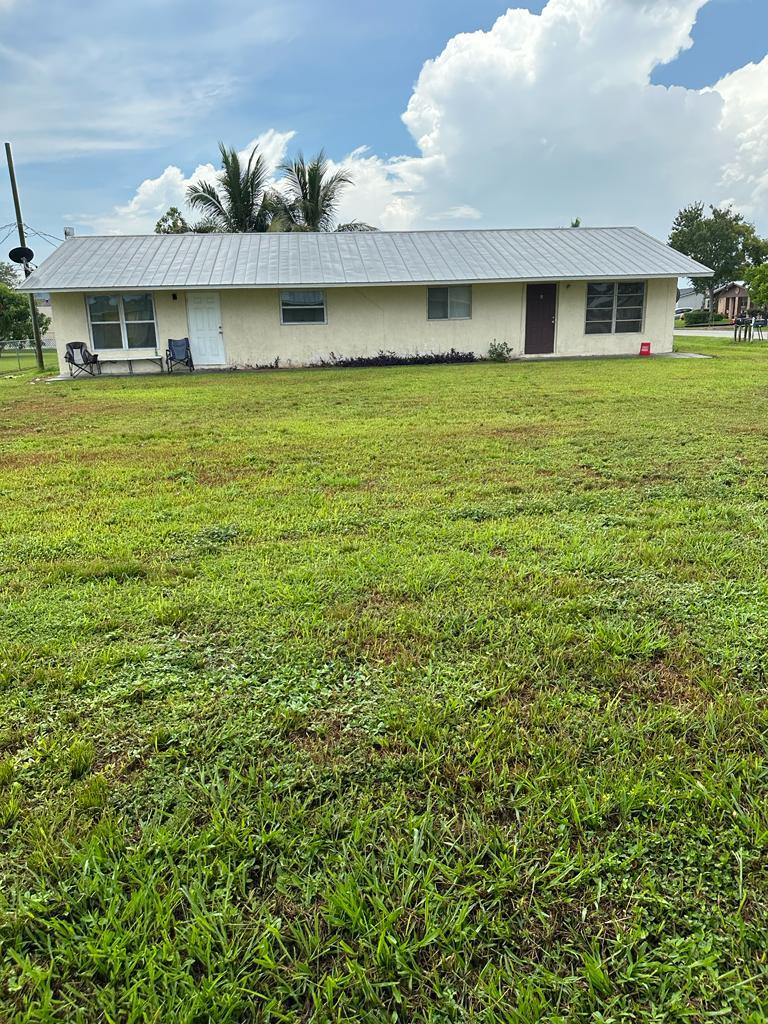 Building Photo - 213 10th St NW