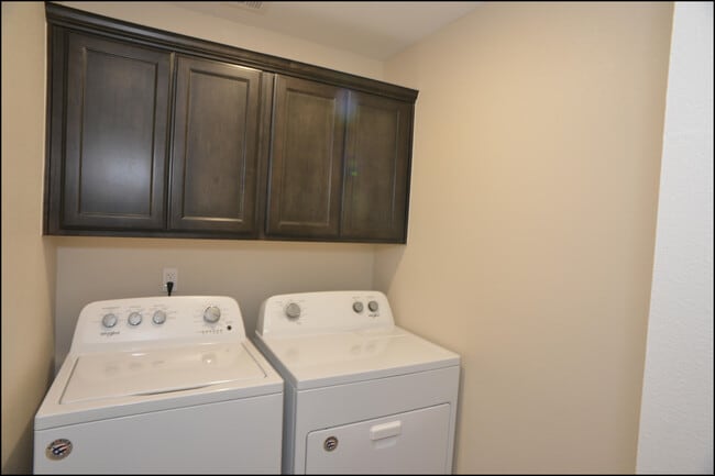 Building Photo - 806 TS Daniel Cadena Dr