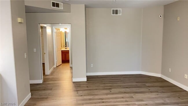 Building Photo - 830 Carnegie St