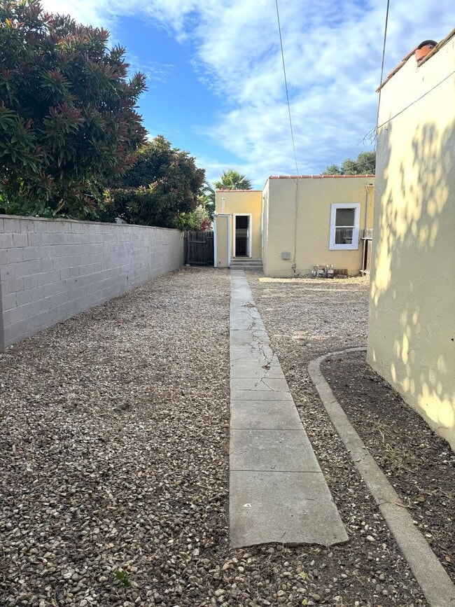 Building Photo - Orange Street