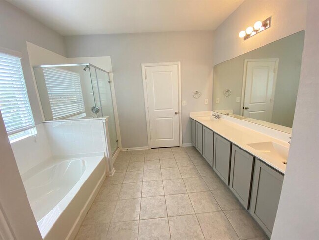 Building Photo - 220 Timber Brook Dr
