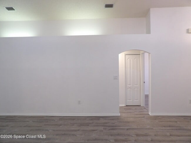 Building Photo - 3685 Kestrel Ct