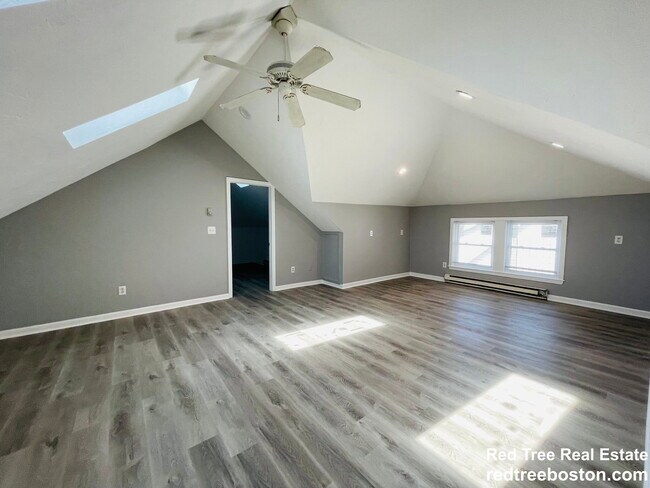 Building Photo - 187 Fellsway W