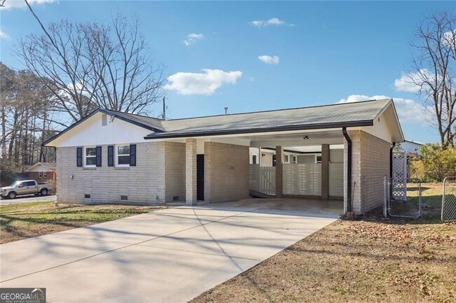 Building Photo - 2219 Lisa Dr SE