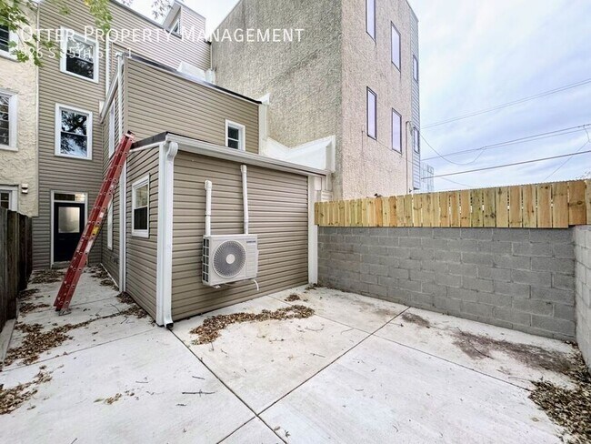 Building Photo - 926 S 15th St