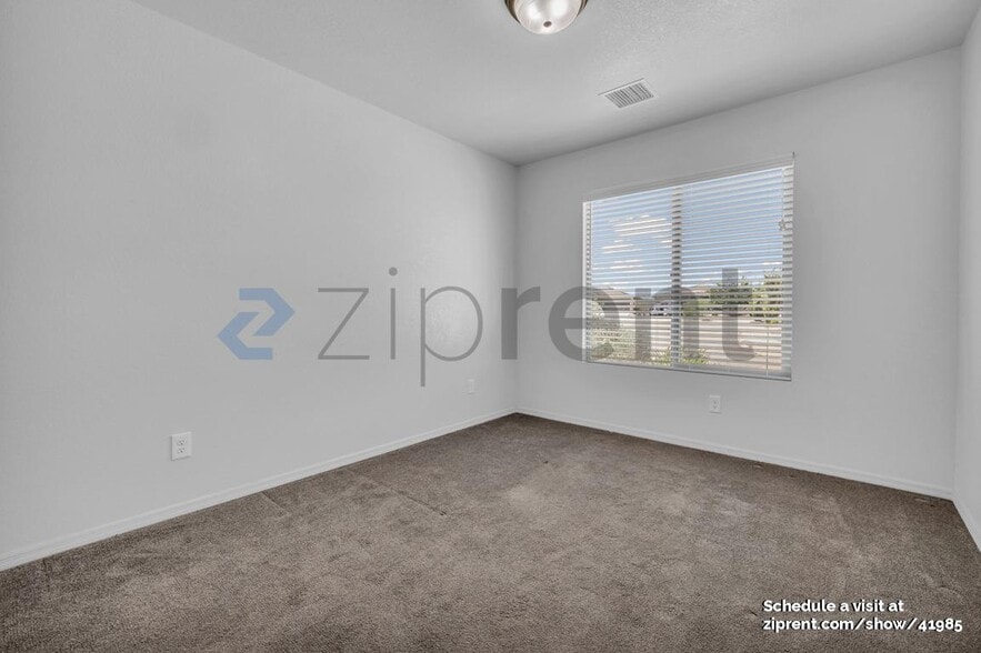 Building Photo - 1704 Tenen Pass Dr
