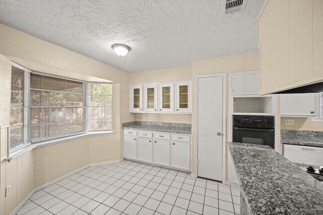 Building Photo - 10534 Huntington View Dr